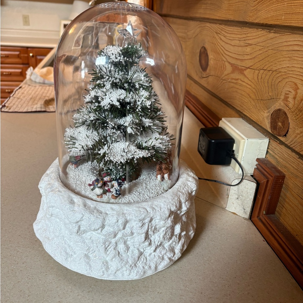Snowy Christmas Tree Dome Decoration